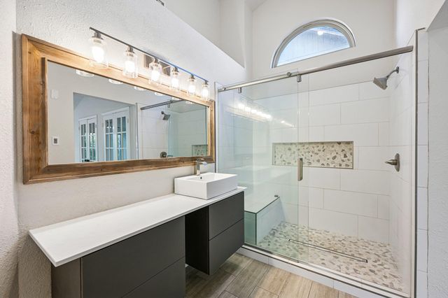 605 Hawthorne LN, Round Rock, TX 78664