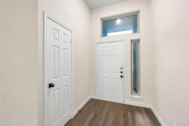605 Hawthorne LN, Round Rock, TX 78664