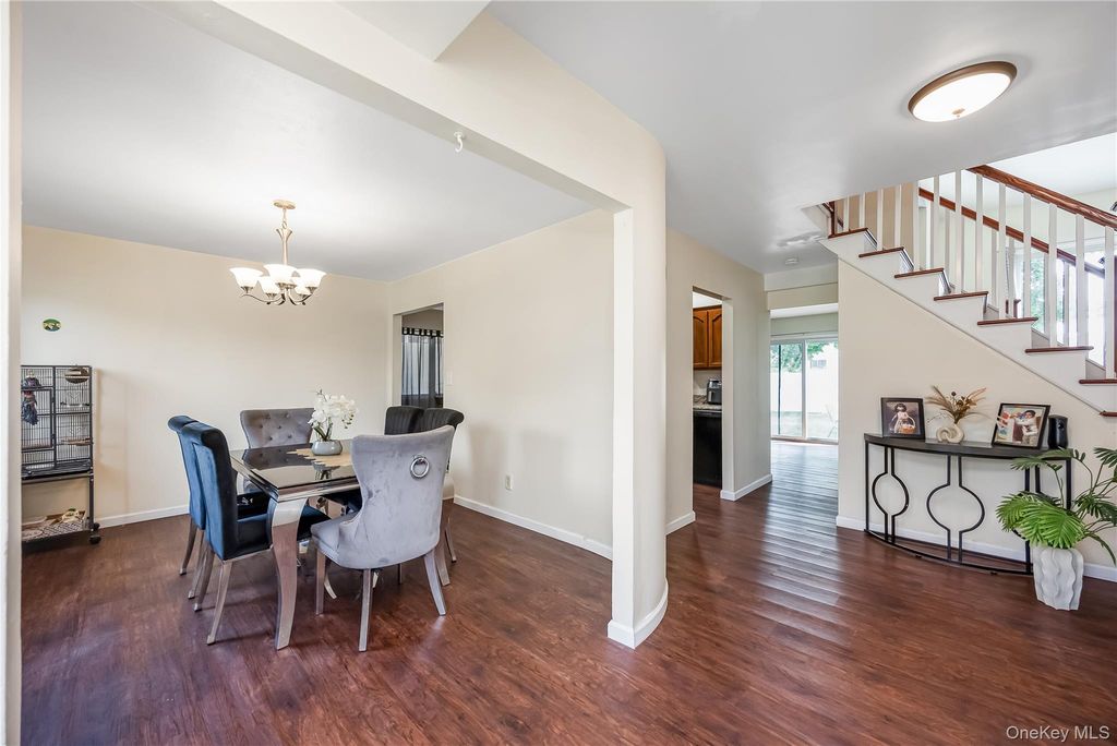 1 Autumn Lane, Amityville, NY 11701 — photo 3