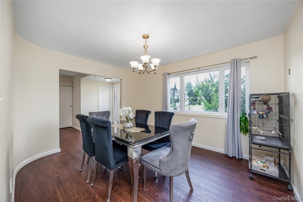 1 Autumn Lane, Amityville, NY 11701 — photo 4