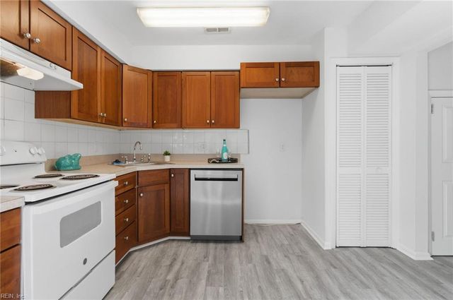 1043 Coastaway DR, Virginia Beach, VA 23451