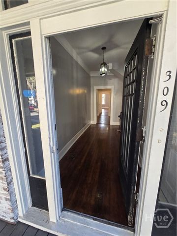 309 E 37th Street, Savannah, GA 31401
