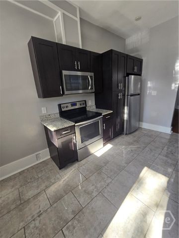309 E 37th Street, Savannah, GA 31401