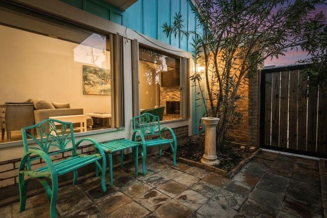 7516 Stewart Road, Galveston, TX 77551