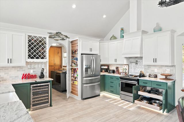 767 Jess Way, Grants Pass, OR 97526