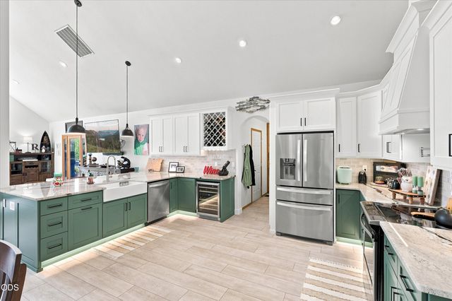 767 Jess Way, Grants Pass, OR 97526