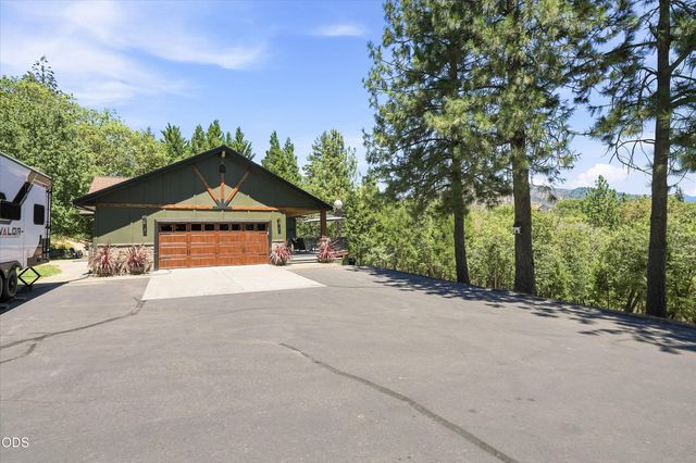 767 Jess Way, Grants Pass, OR 97526
