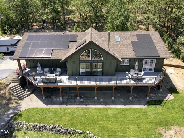 767 Jess Way, Grants Pass, OR 97526