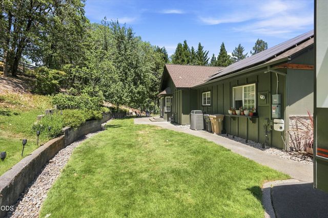 767 Jess Way, Grants Pass, OR 97526