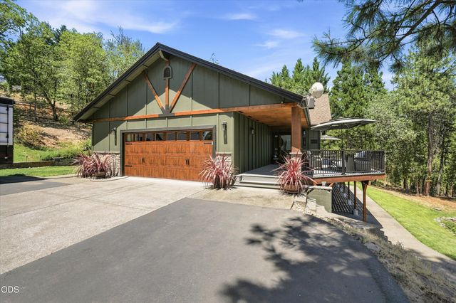767 Jess Way, Grants Pass, OR 97526