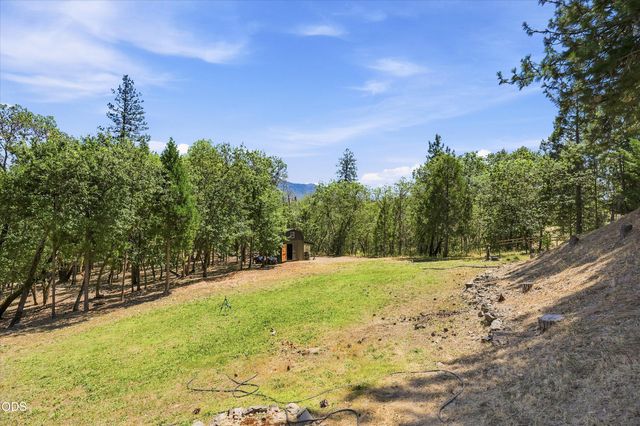 767 Jess Way, Grants Pass, OR 97526