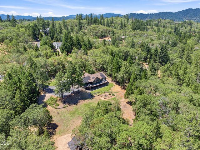 767 Jess Way, Grants Pass, OR 97526