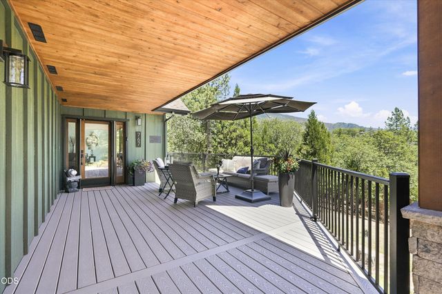 767 Jess Way, Grants Pass, OR 97526