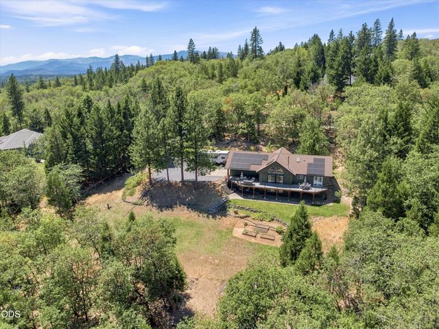 767 Jess Way, Grants Pass, OR 97526