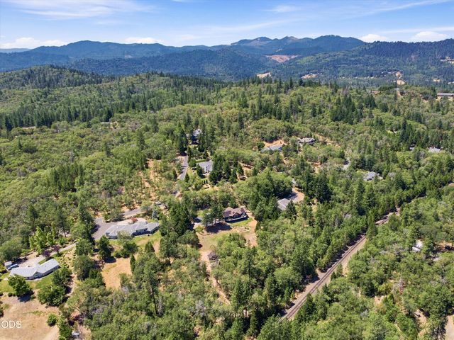 767 Jess Way, Grants Pass, OR 97526