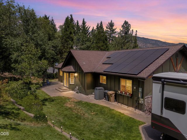 767 Jess Way, Grants Pass, OR 97526