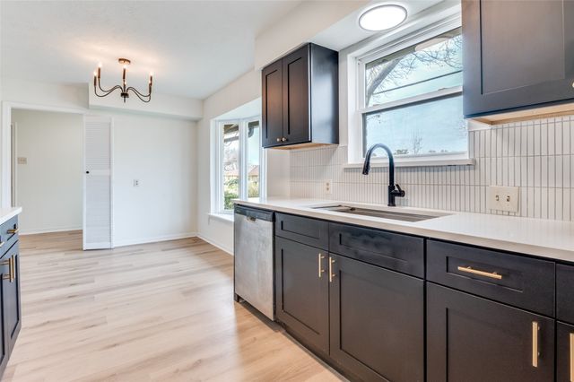 2224 Reynoldston Lane, Dallas, TX 75232