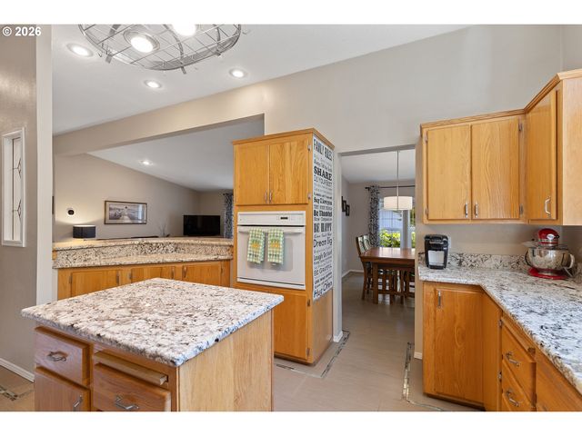 17468 Nw SHADY FIR Loop 11, Beaverton, OR 97006
