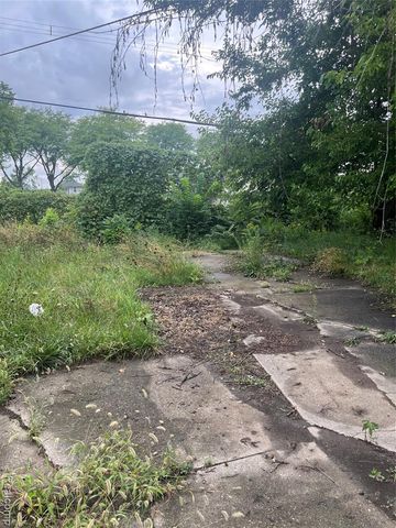4721 Lakepointe Street, Detroit, MI 48224