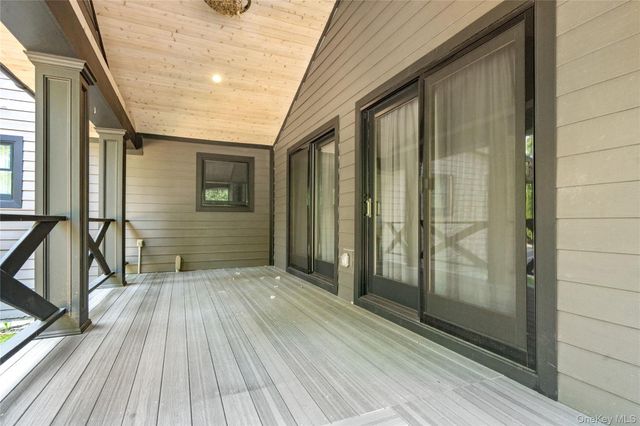 21 Princess, Oakdale, NY 11769