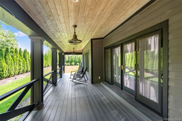 21 Princess, Oakdale, NY 11769