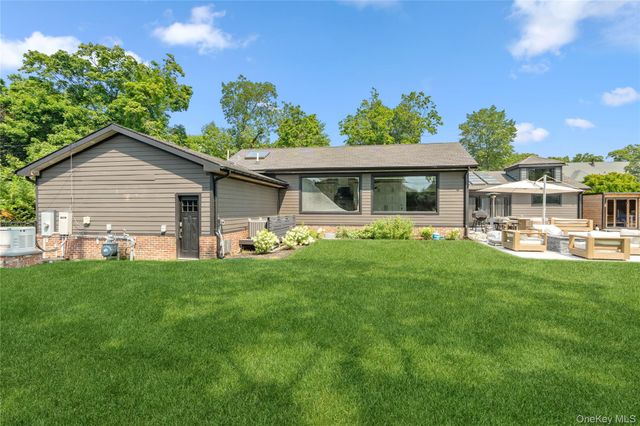 21 Princess, Oakdale, NY 11769