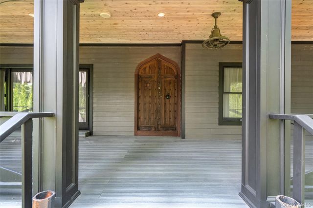 21 Princess, Oakdale, NY 11769