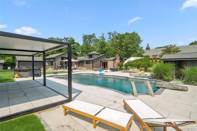 21 Princess, Oakdale, NY 11769