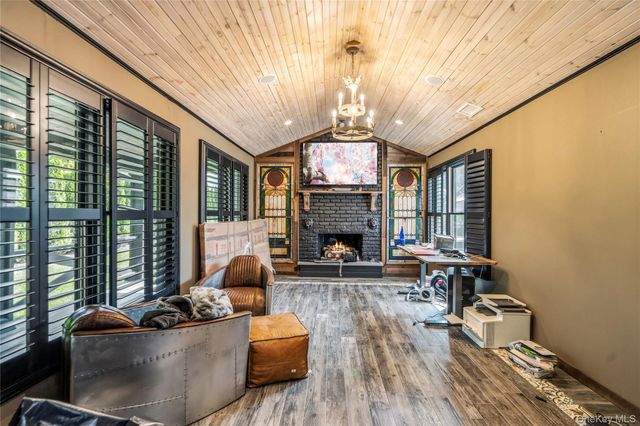 21 Princess, Oakdale, NY 11769
