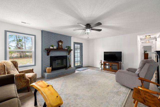 1208 Heritage Drive, Manning, SC 29102