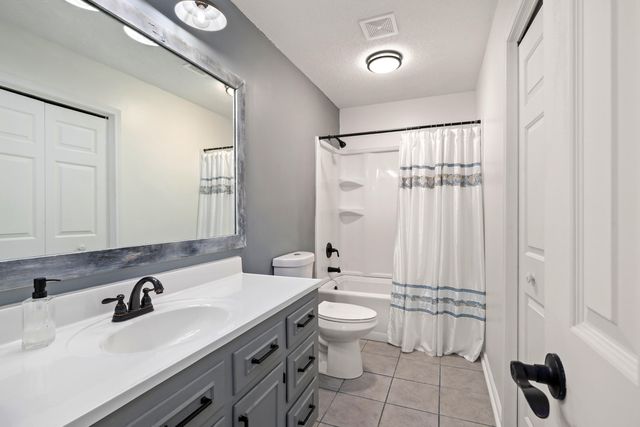 1208 Heritage Drive, Manning, SC 29102