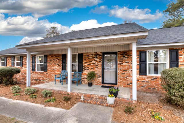 1208 Heritage Drive, Manning, SC 29102