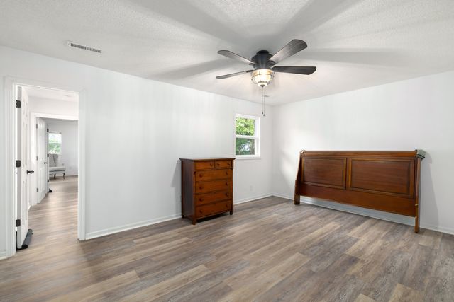 1208 Heritage Drive, Manning, SC 29102