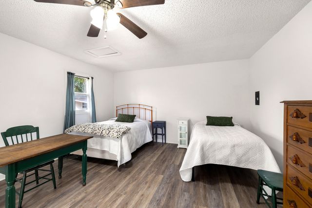 1208 Heritage Drive, Manning, SC 29102