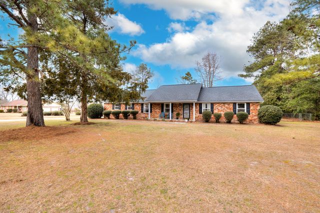 1208 Heritage Drive, Manning, SC 29102