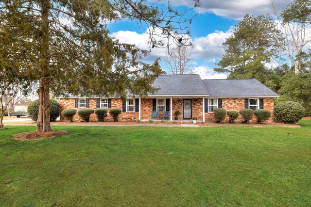 1208 Heritage Drive, Manning, SC 29102