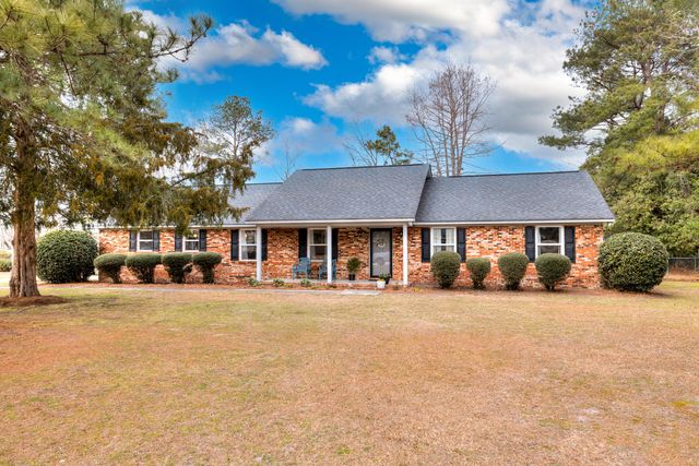 1208 Heritage Drive, Manning, SC 29102