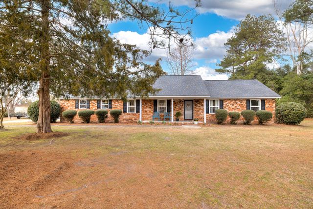 1208 Heritage Drive, Manning, SC 29102
