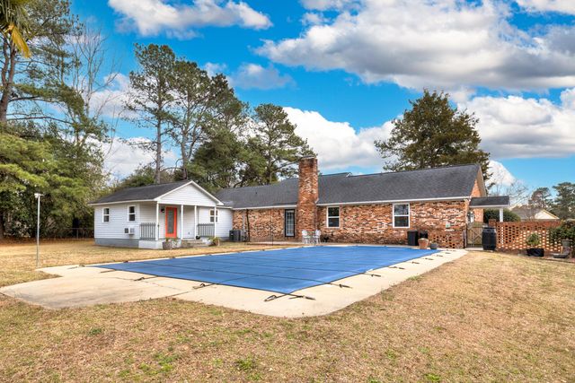 1208 Heritage Drive, Manning, SC 29102