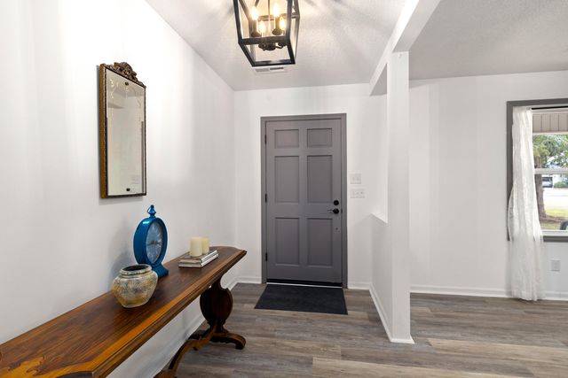 1208 Heritage Drive, Manning, SC 29102