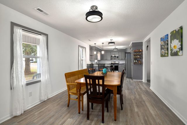 1208 Heritage Drive, Manning, SC 29102