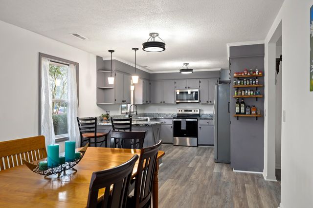 1208 Heritage Drive, Manning, SC 29102