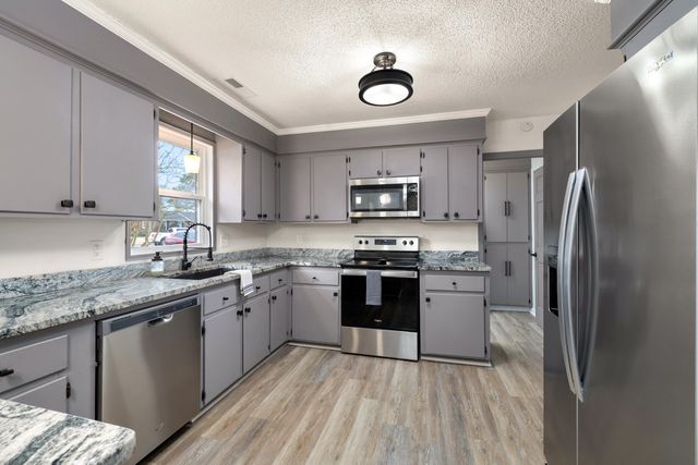 1208 Heritage Drive, Manning, SC 29102