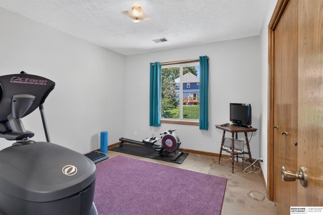 14124 Cedar Circle, Omaha, NE 68144