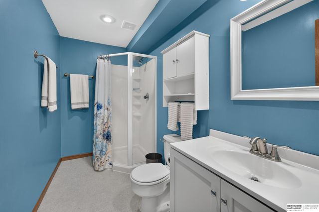 14124 Cedar Circle, Omaha, NE 68144