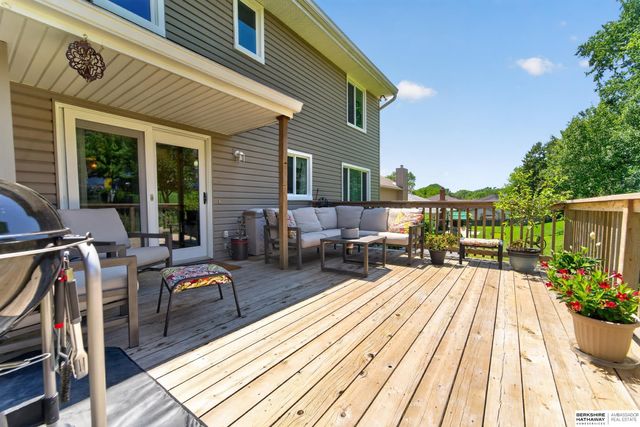 14124 Cedar Circle, Omaha, NE 68144