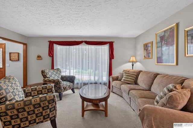 14124 Cedar Circle, Omaha, NE 68144