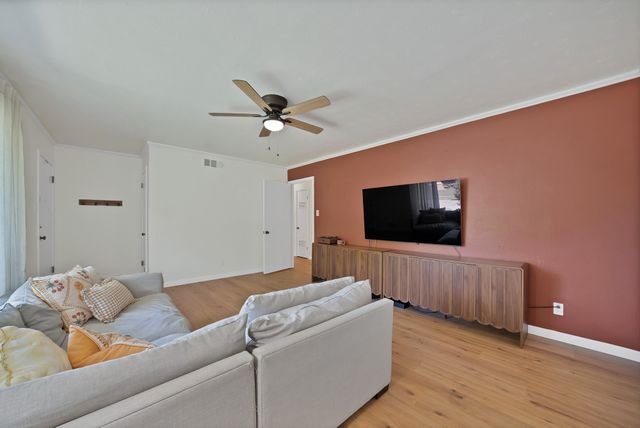 6800 Hightower Street, Fort Worth, TX 76112