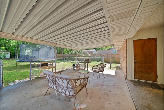 6800 Hightower Street, Fort Worth, TX 76112