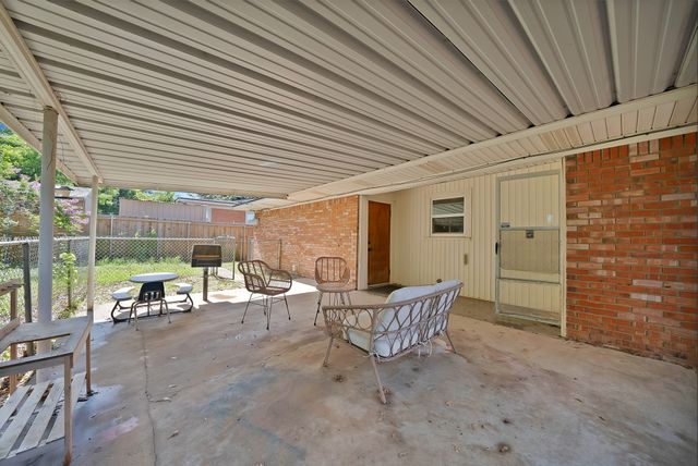 6800 Hightower Street, Fort Worth, TX 76112